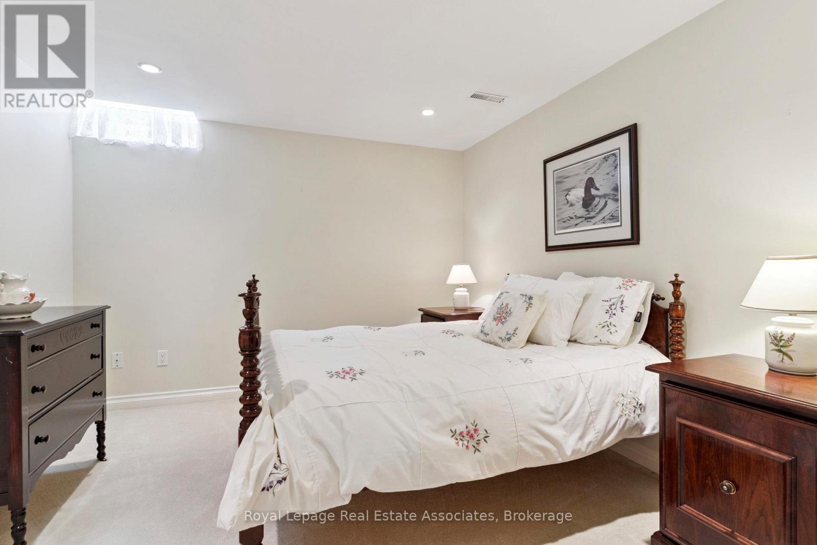 7 Powder Mill Court, Brampton (Sandringham-Wellington), Ontario  L6R 1W5 - Photo 34 - W12437108