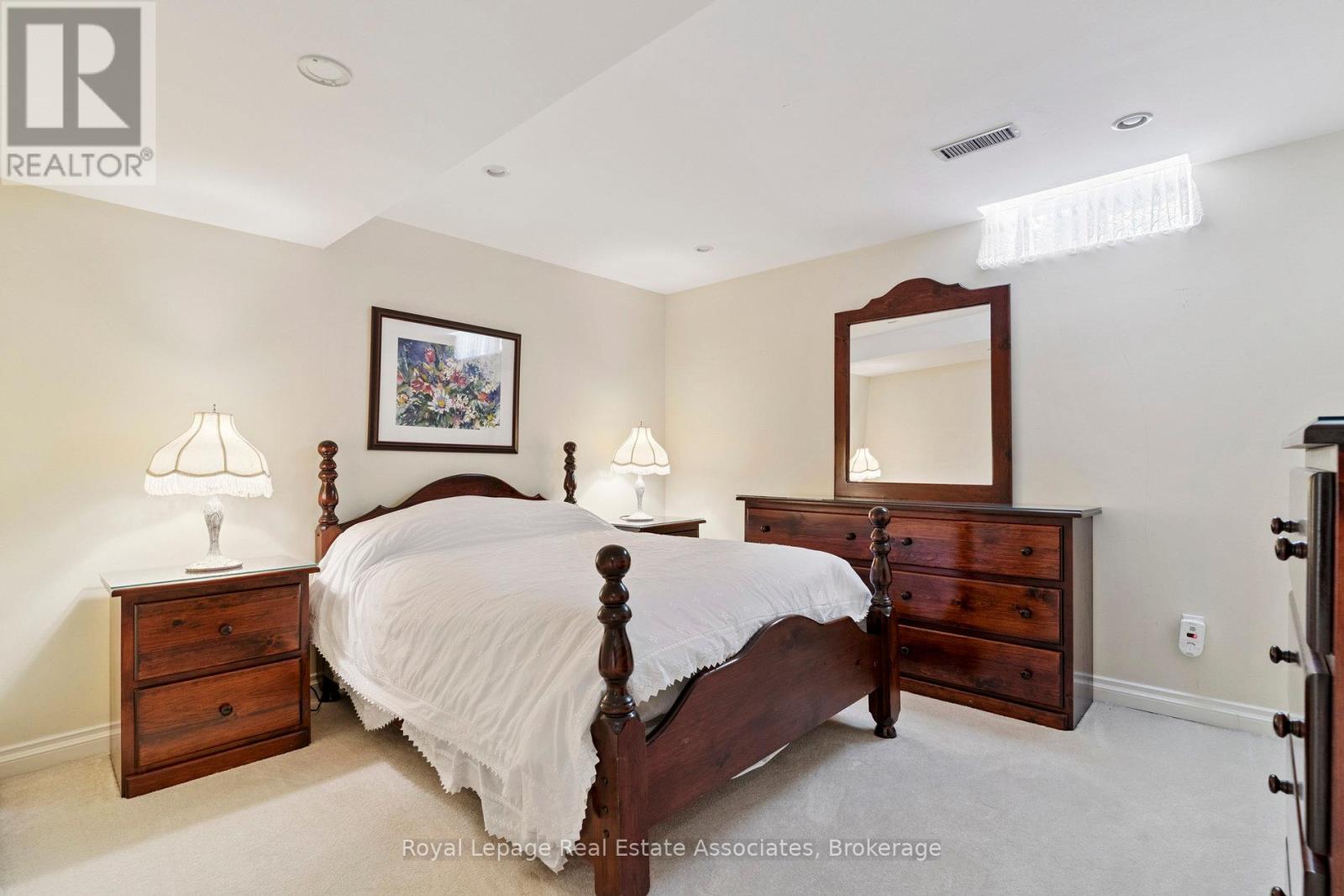 7 Powder Mill Court, Brampton (Sandringham-Wellington), Ontario  L6R 1W5 - Photo 36 - W12437108