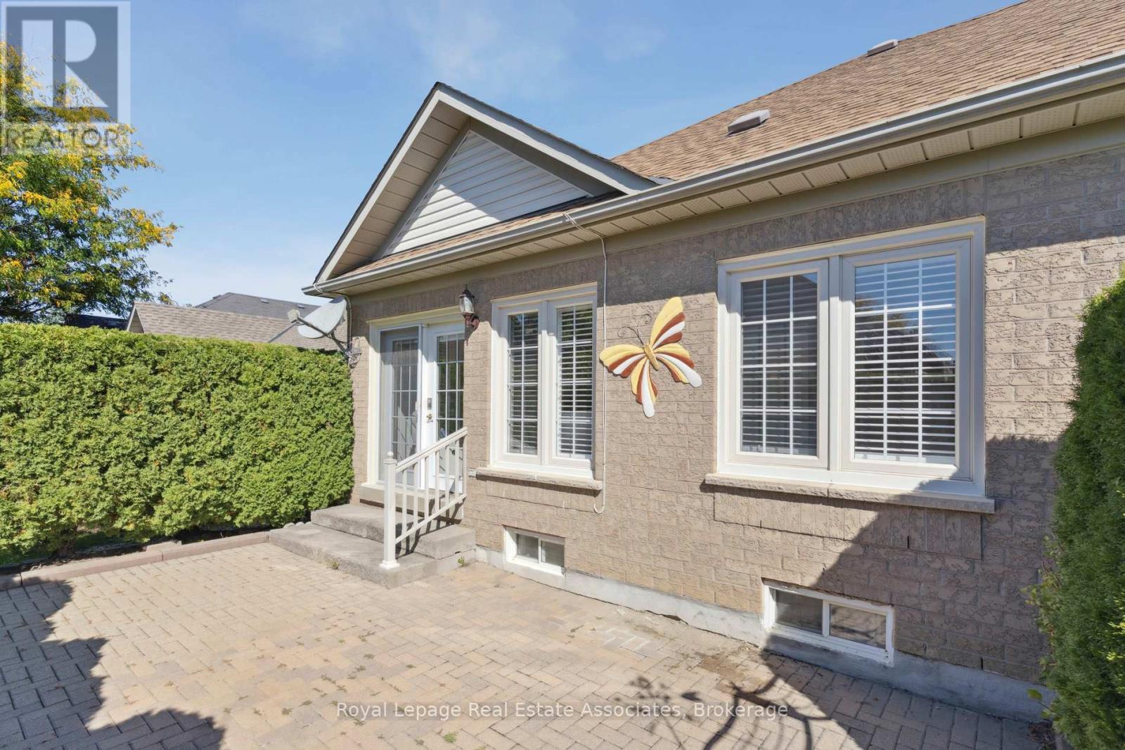 7 Powder Mill Court, Brampton (Sandringham-Wellington), Ontario  L6R 1W5 - Photo 38 - W12437108