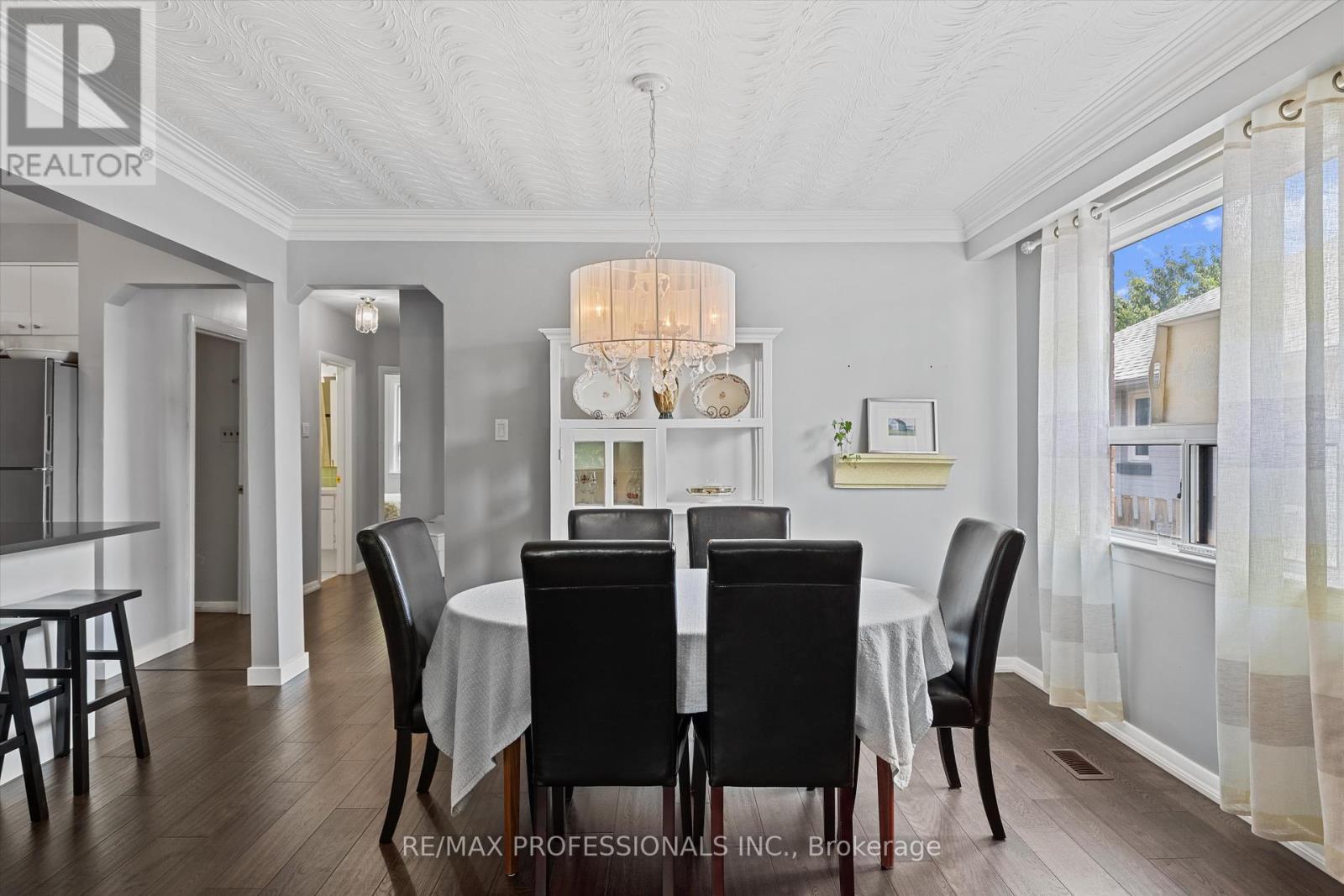 17 Allonsius Drive, Toronto, Ontario  M9C 3N4 - Photo 6 - W12437113