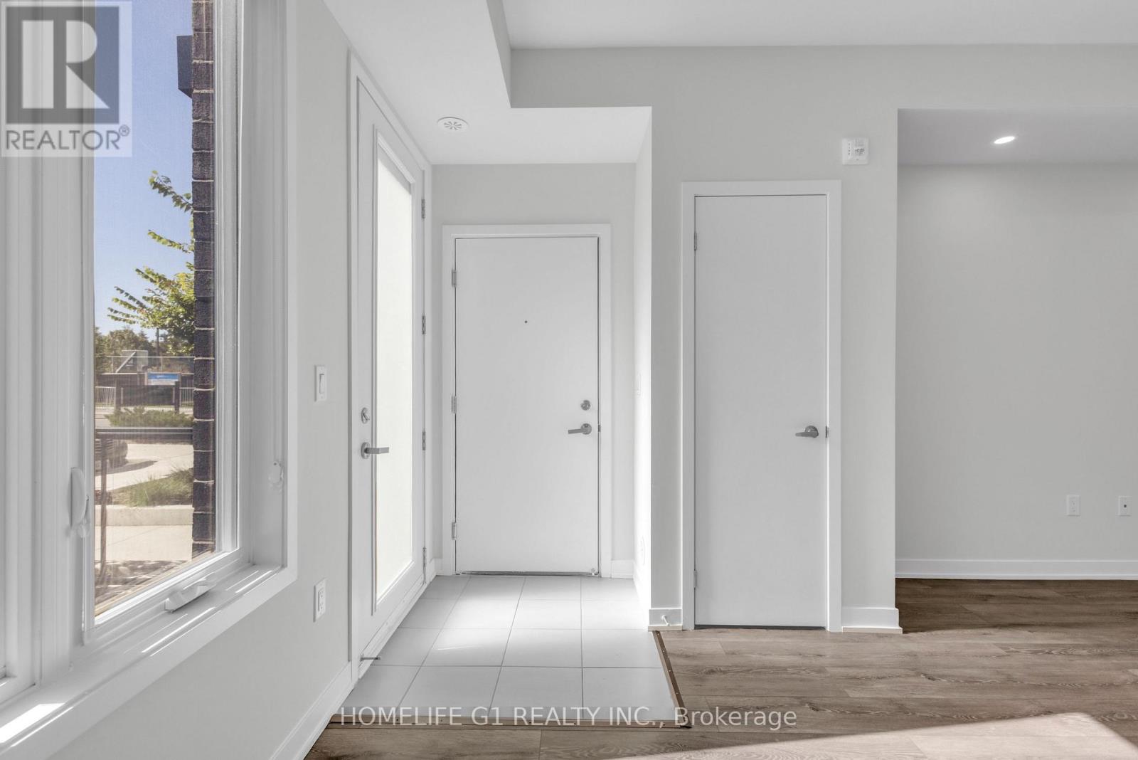 5 - 3429 Ridgeway Drive, Mississauga, Ontario  L5L 0B9 - Photo 2 - W12437115