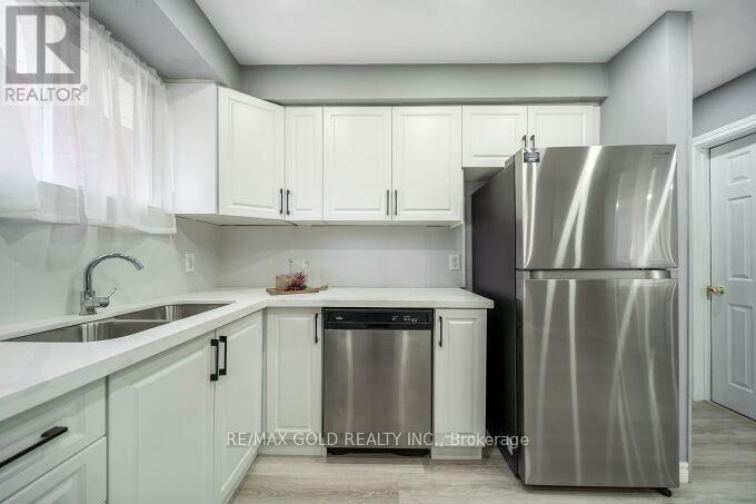118 Archdekin Drive, Brampton (Madoc), Ontario  L6V 1Y7 - Photo 16 - W12437122