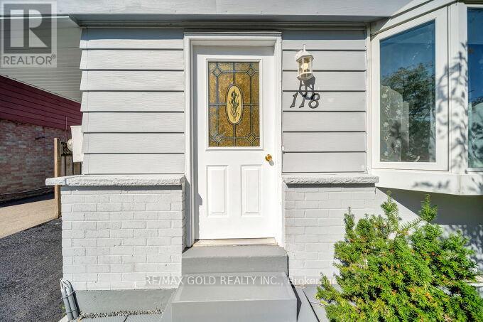 118 Archdekin Drive, Brampton (Madoc), Ontario  L6V 1Y7 - Photo 3 - W12437122
