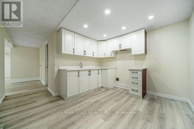 118 Archdekin Drive, Brampton (Madoc), Ontario  L6V 1Y7 - Photo 30 - W12437122