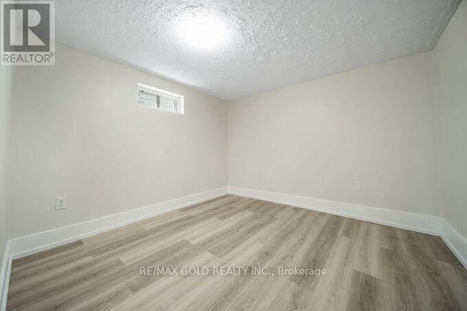 118 Archdekin Drive, Brampton (Madoc), Ontario  L6V 1Y7 - Photo 32 - W12437122