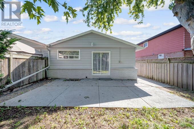 118 Archdekin Drive, Brampton (Madoc), Ontario  L6V 1Y7 - Photo 38 - W12437122