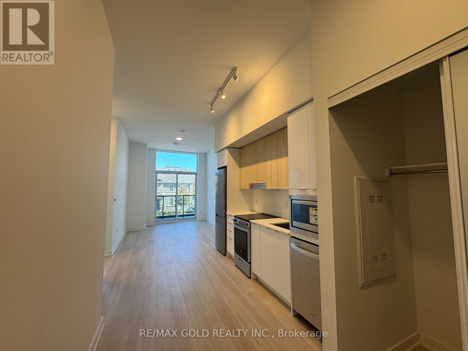 218 - 5105 Hurontario Street, Mississauga, Ontario  L4Z 3X7 - Photo 2 - W12437126