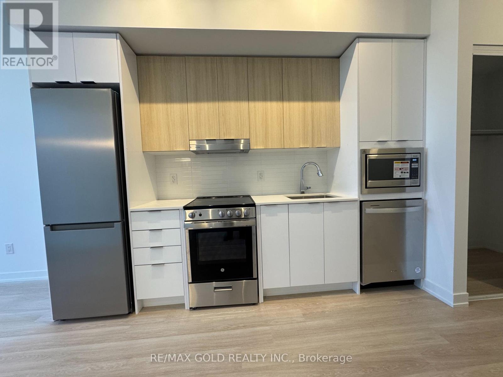 218 - 5105 Hurontario Street, Mississauga, Ontario  L4Z 3X7 - Photo 5 - W12437126