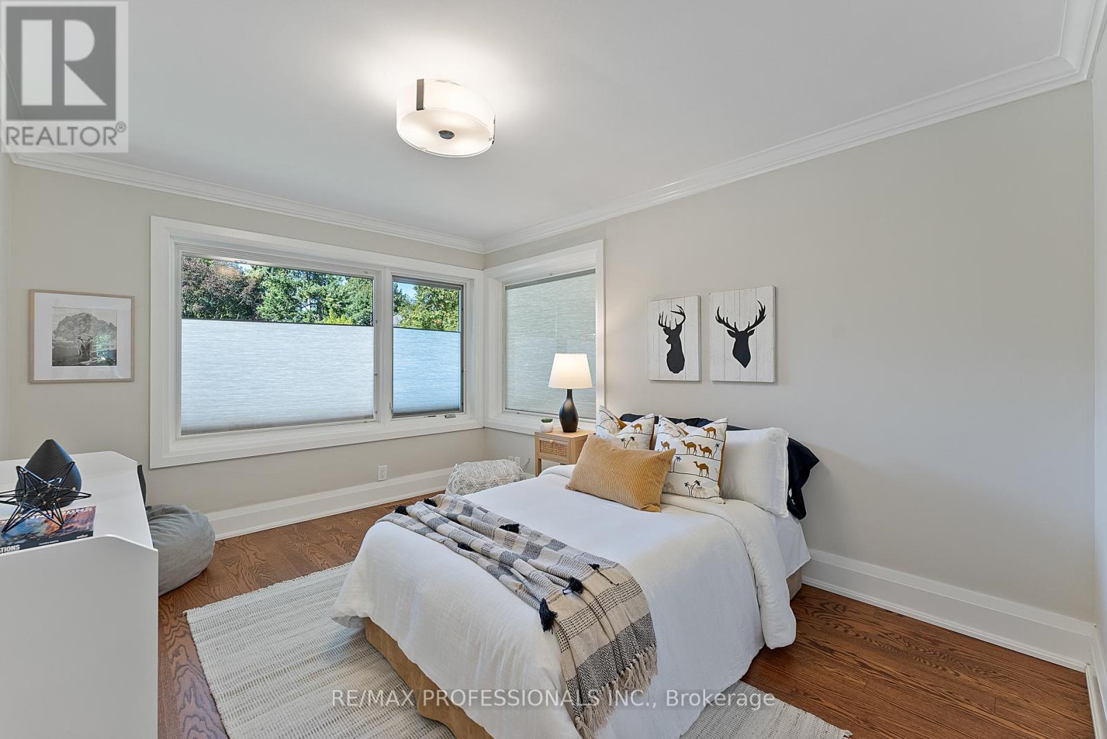 19 Palace Arch Drive, Toronto, Ontario  M9A 2R9 - Photo 24 - W12437132