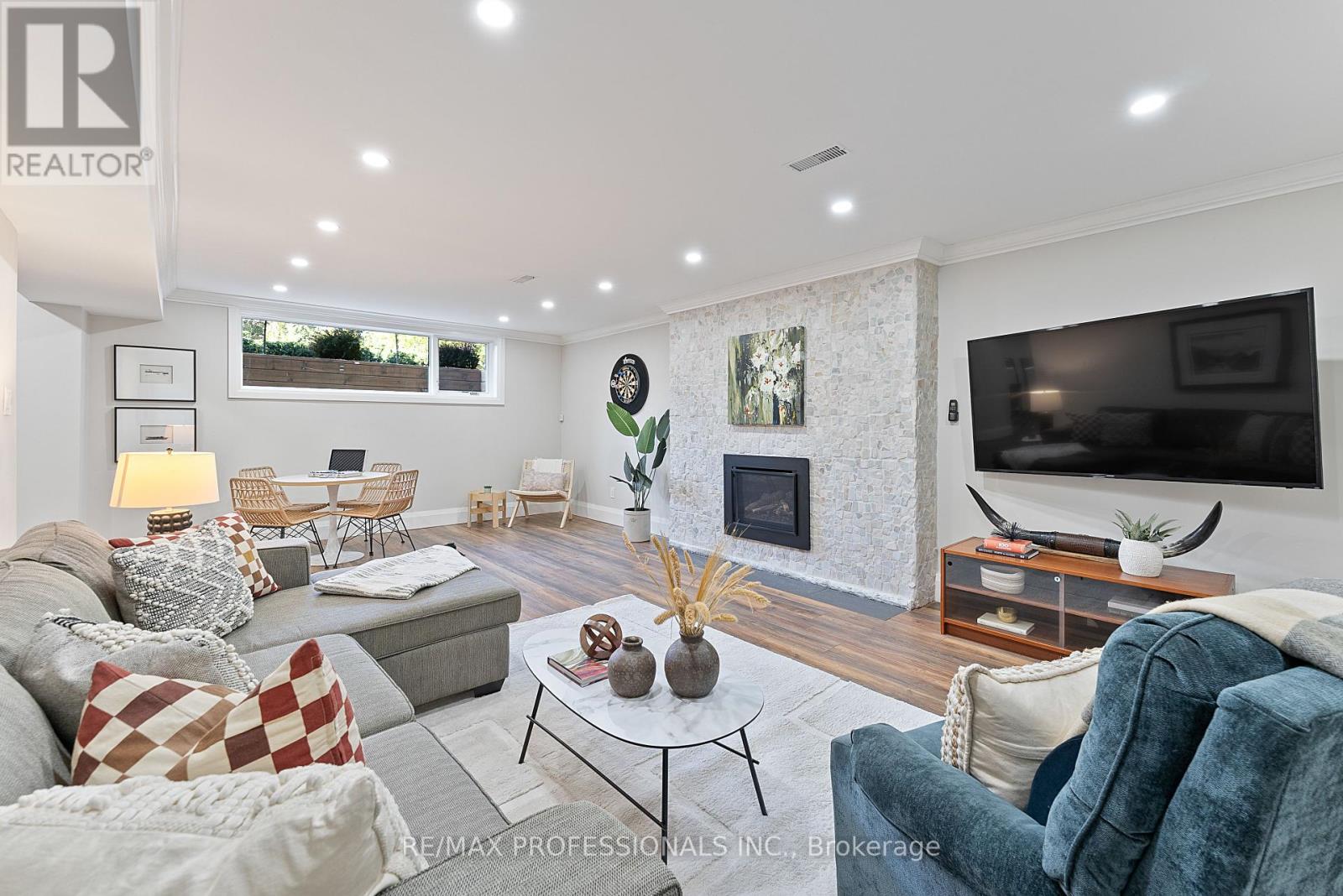 19 Palace Arch Drive, Toronto, Ontario  M9A 2R9 - Photo 29 - W12437132