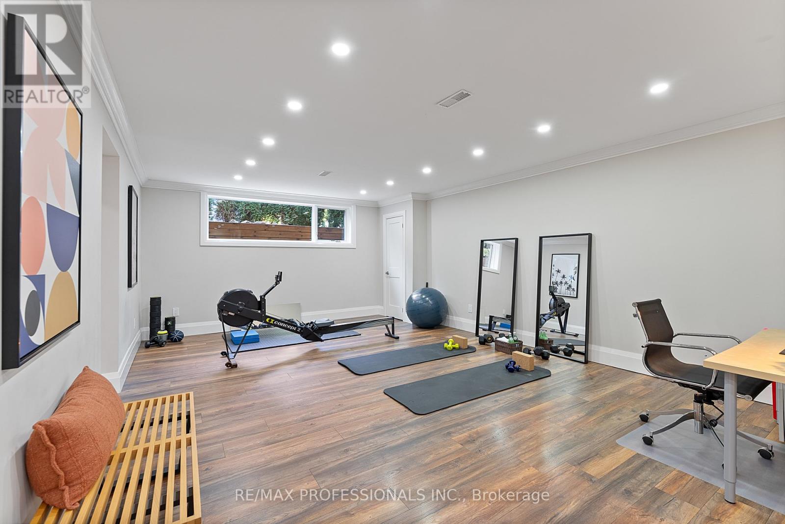 19 Palace Arch Drive, Toronto, Ontario  M9A 2R9 - Photo 31 - W12437132