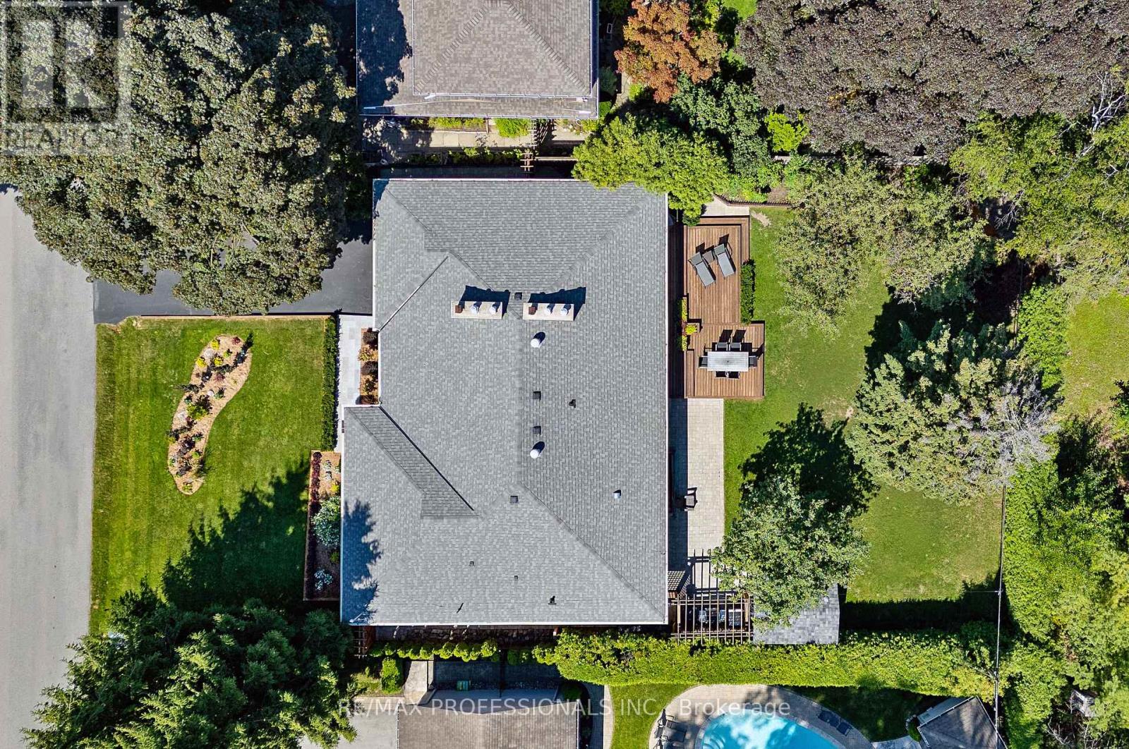 19 Palace Arch Drive, Toronto, Ontario  M9A 2R9 - Photo 48 - W12437132