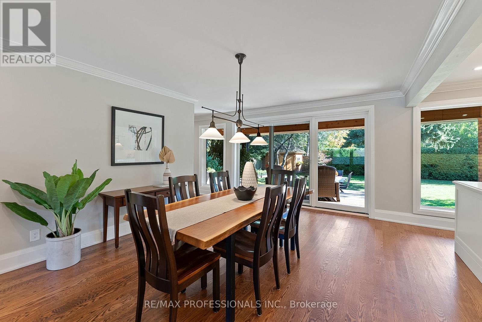 19 Palace Arch Drive, Toronto, Ontario  M9A 2R9 - Photo 9 - W12437132