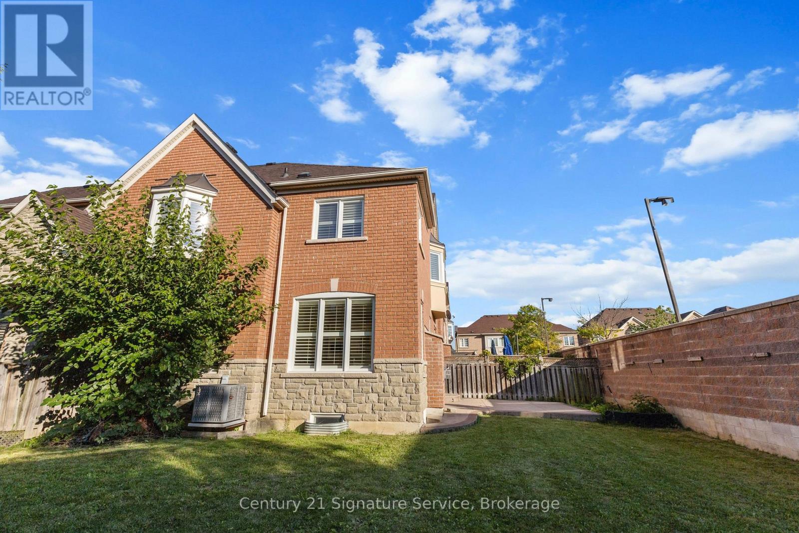 54 Millhouse Mews, Brampton, Ontario  L6Y 5J8 - Photo 46 - W12437149