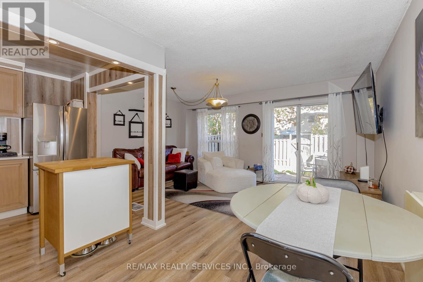 114 - 114 Foster Crescent, Brampton, Ontario  L6V 3M8 - Photo 10 - W12437154