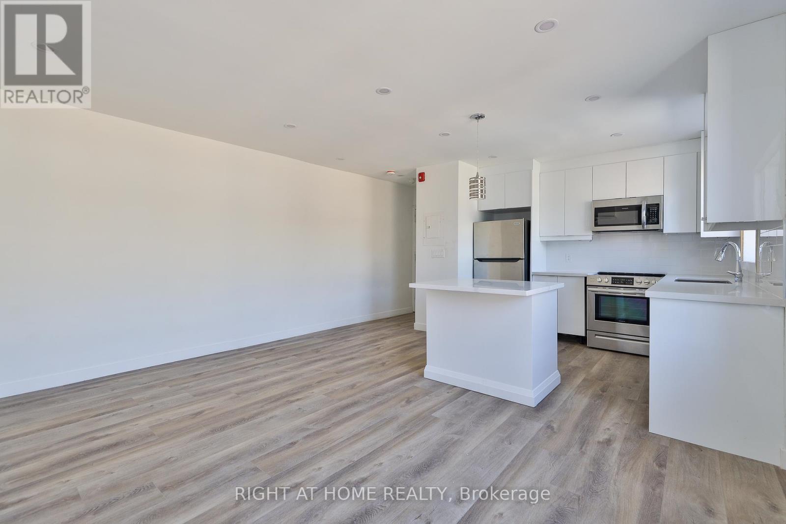 8 - 2841 KEELE STREET, Toronto, Ontario