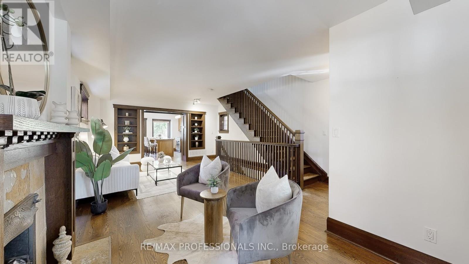 49 Albert Avenue, Toronto, Ontario  M8V 2L6 - Photo 10 - W12437260