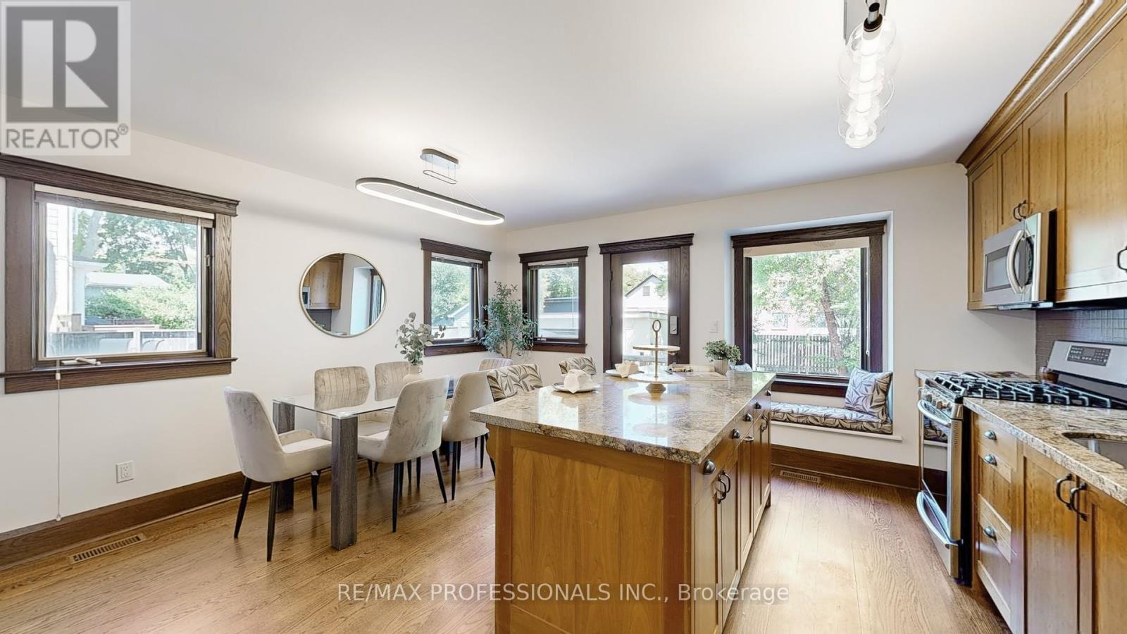 49 Albert Avenue, Toronto, Ontario  M8V 2L6 - Photo 13 - W12437260