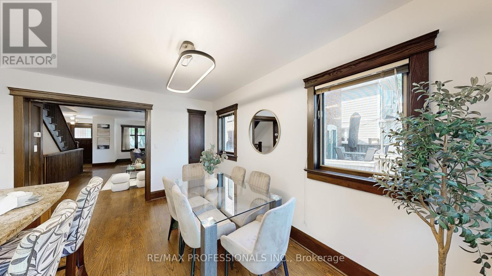 49 Albert Avenue, Toronto, Ontario  M8V 2L6 - Photo 17 - W12437260