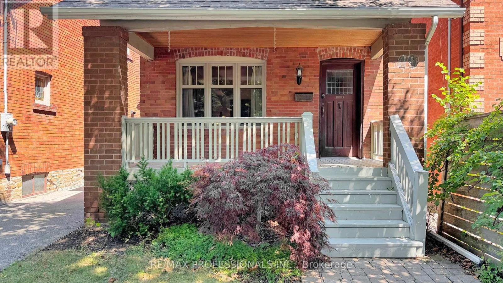 49 Albert Avenue, Toronto, Ontario  M8V 2L6 - Photo 2 - W12437260