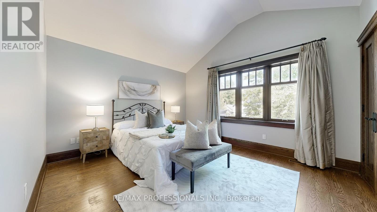 49 Albert Avenue, Toronto, Ontario  M8V 2L6 - Photo 23 - W12437260