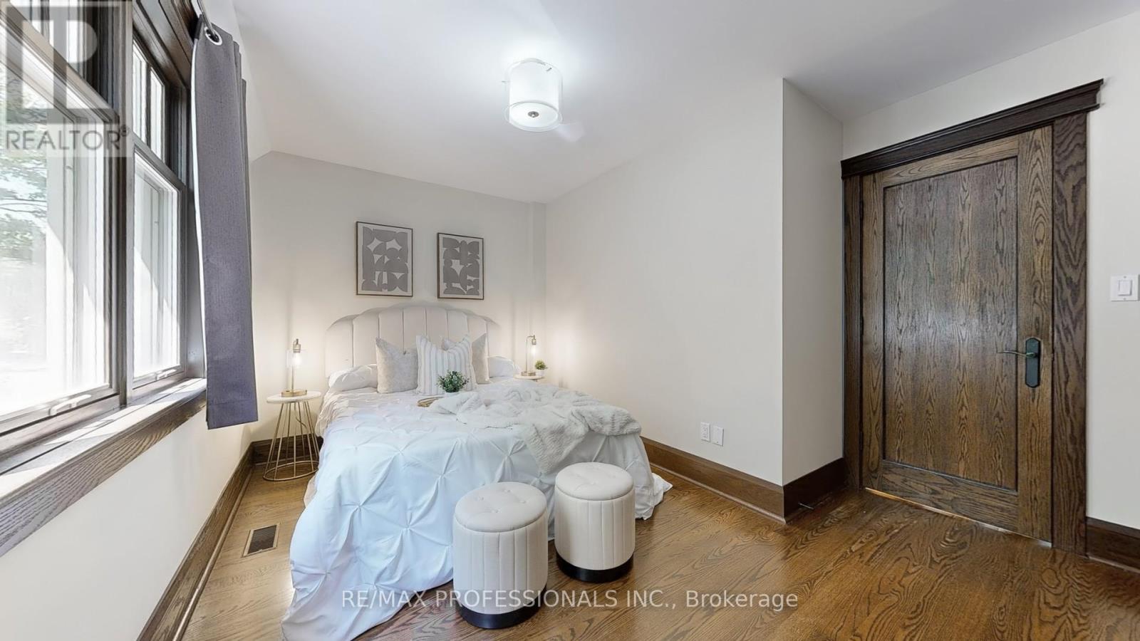 49 Albert Avenue, Toronto, Ontario  M8V 2L6 - Photo 27 - W12437260