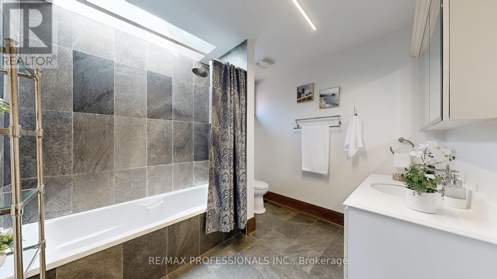 49 Albert Avenue, Toronto, Ontario  M8V 2L6 - Photo 29 - W12437260