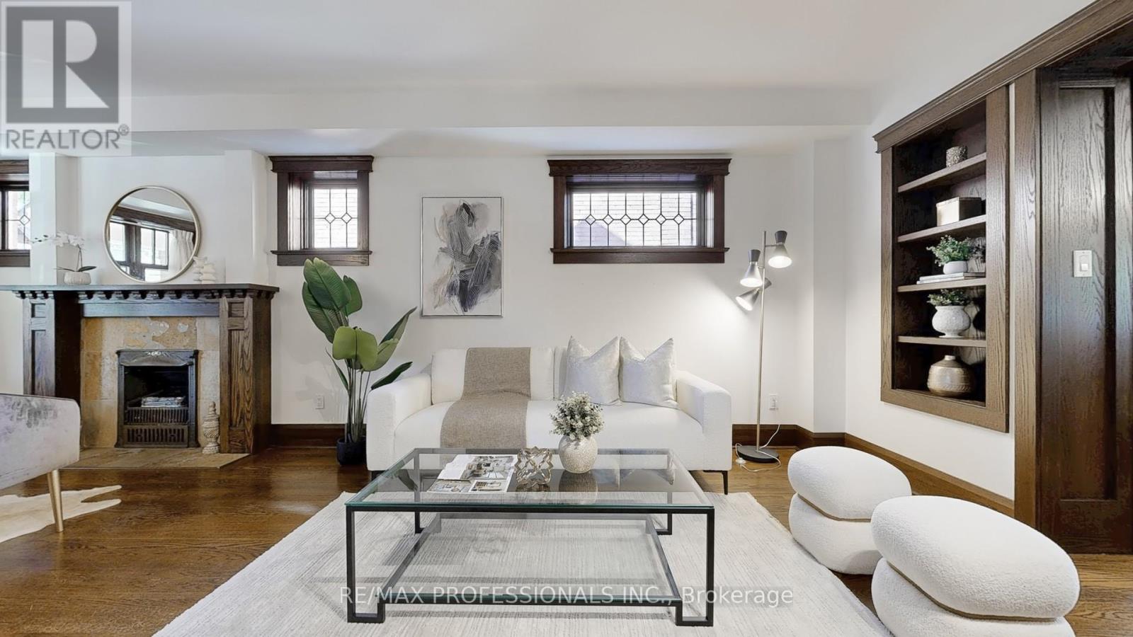 49 Albert Avenue, Toronto, Ontario  M8V 2L6 - Photo 4 - W12437260