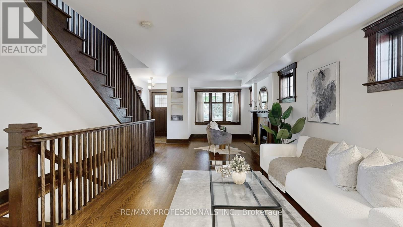 49 Albert Avenue, Toronto, Ontario  M8V 2L6 - Photo 7 - W12437260