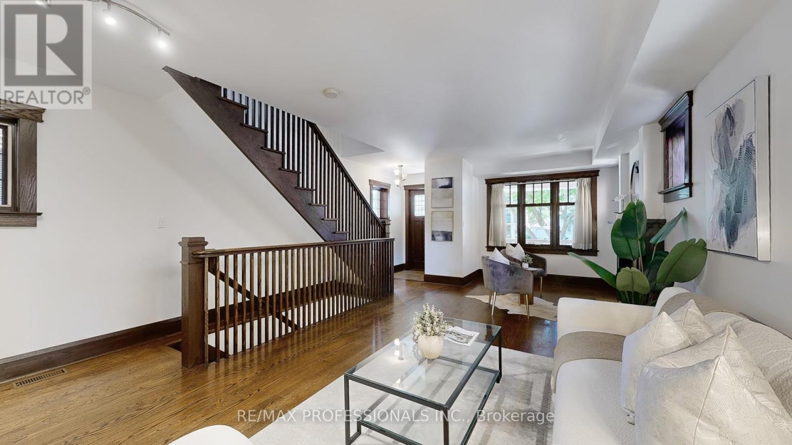 49 Albert Avenue, Toronto, Ontario  M8V 2L6 - Photo 8 - W12437260