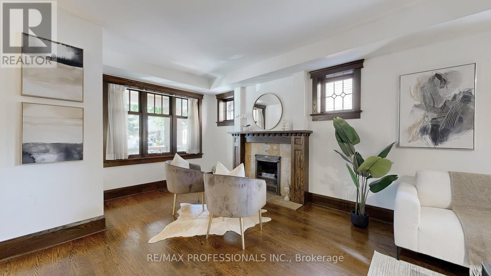 49 Albert Avenue, Toronto, Ontario  M8V 2L6 - Photo 9 - W12437260