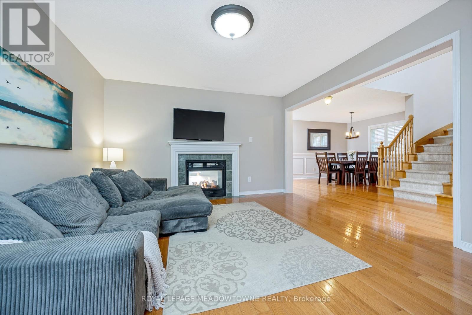 15 Harriet Street, Halton Hills, Ontario  L7G 5W4 - Photo 12 - W12437304
