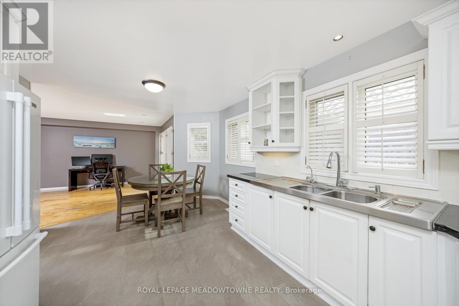15 Harriet Street, Halton Hills, Ontario  L7G 5W4 - Photo 20 - W12437304