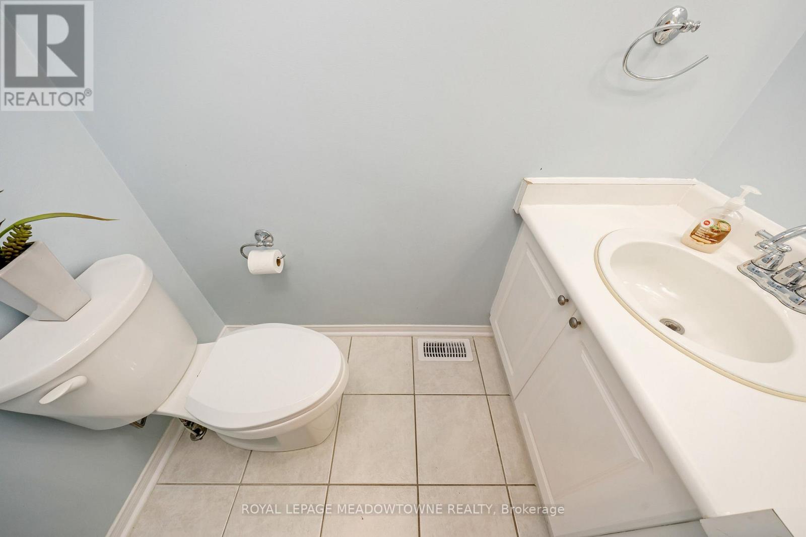 15 Harriet Street, Halton Hills, Ontario  L7G 5W4 - Photo 22 - W12437304
