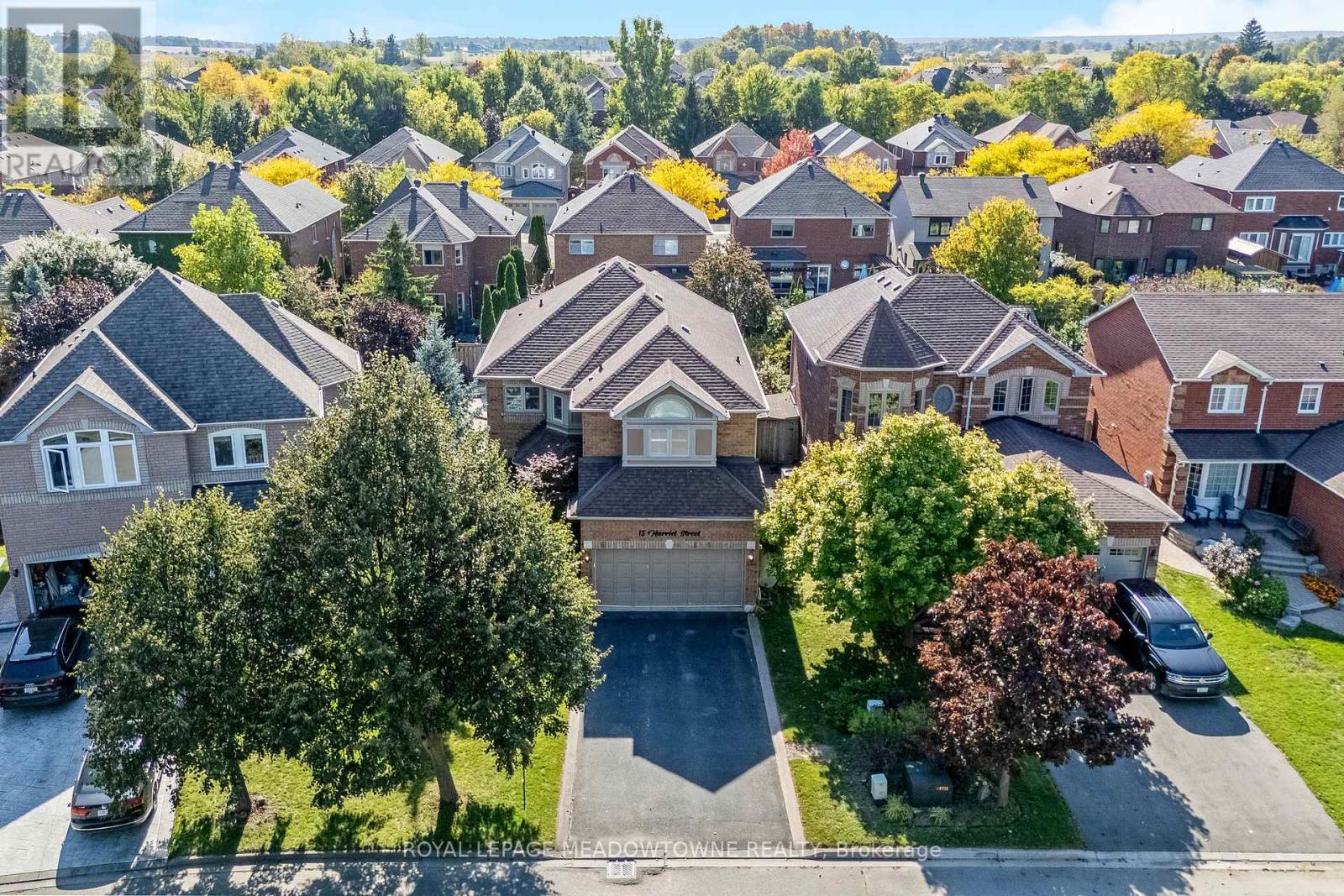 15 Harriet Street, Halton Hills, Ontario  L7G 5W4 - Photo 4 - W12437304