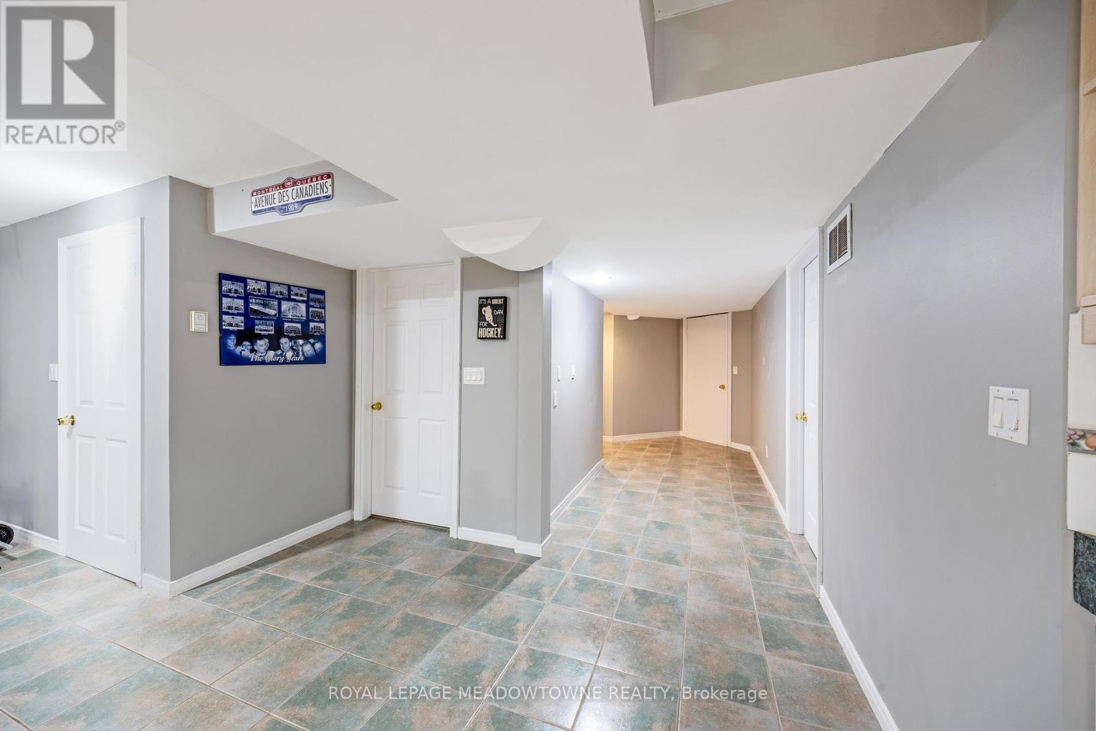15 Harriet Street, Halton Hills, Ontario  L7G 5W4 - Photo 41 - W12437304