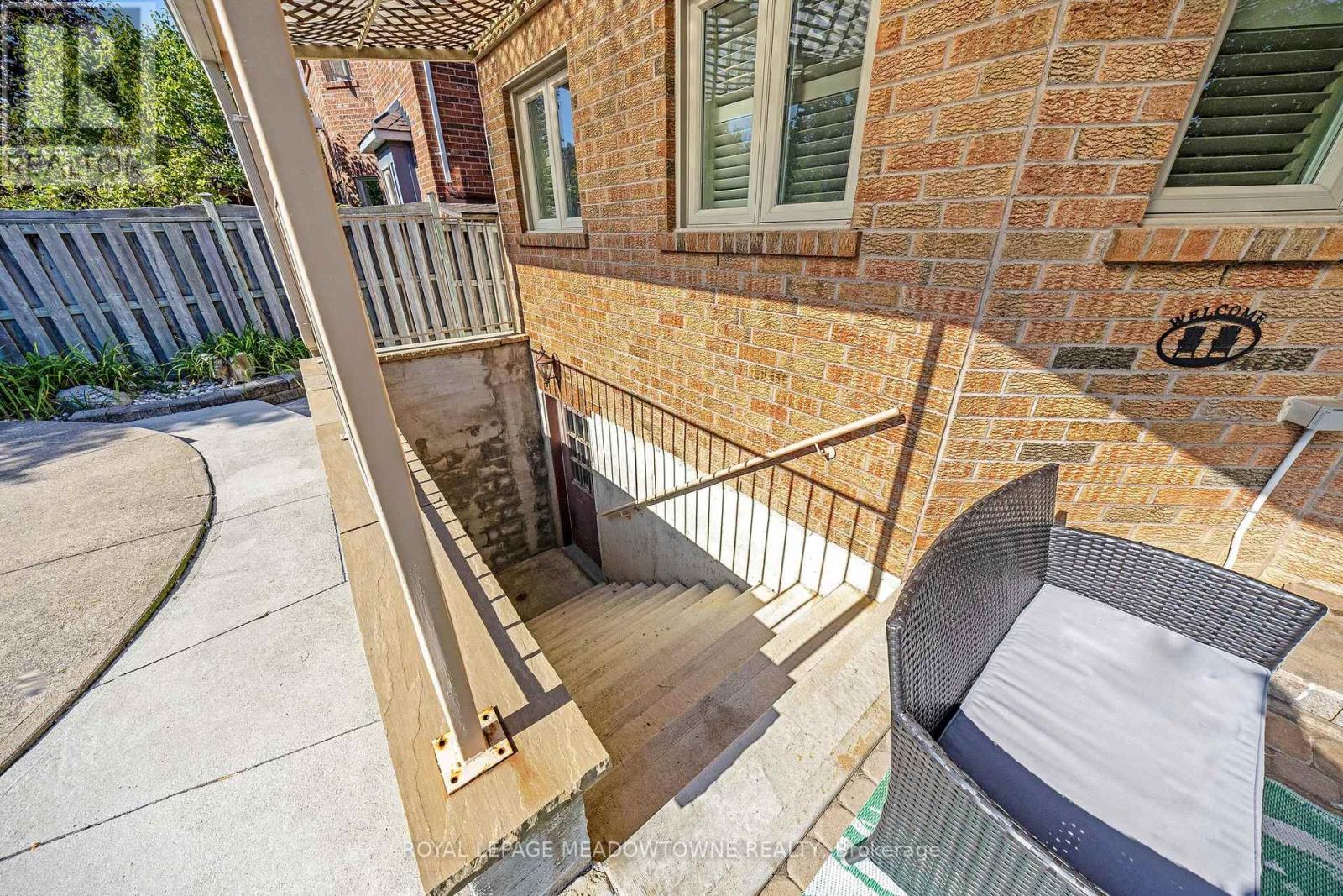 15 Harriet Street, Halton Hills, Ontario  L7G 5W4 - Photo 43 - W12437304