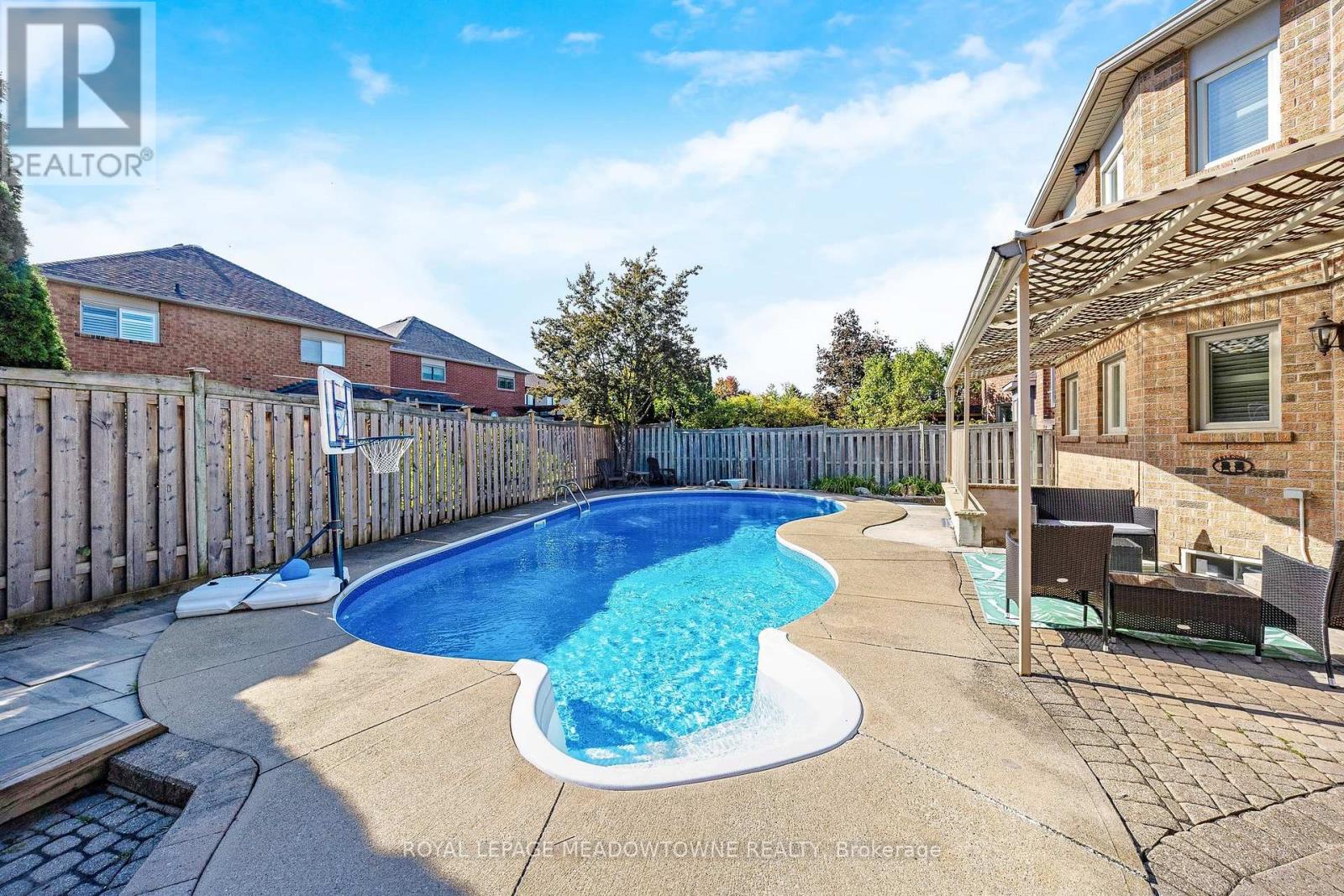 15 Harriet Street, Halton Hills, Ontario  L7G 5W4 - Photo 44 - W12437304