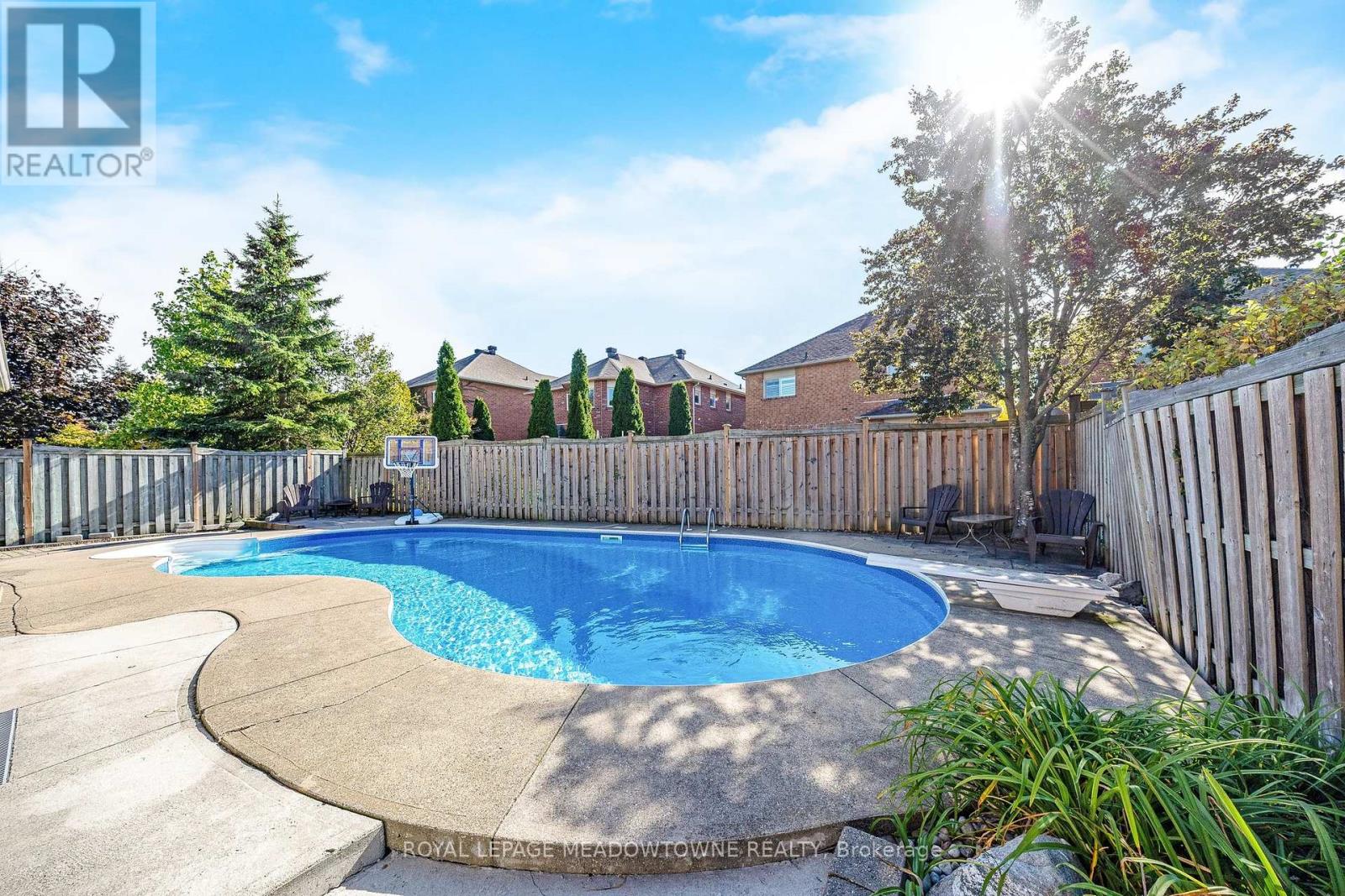 15 Harriet Street, Halton Hills, Ontario  L7G 5W4 - Photo 46 - W12437304