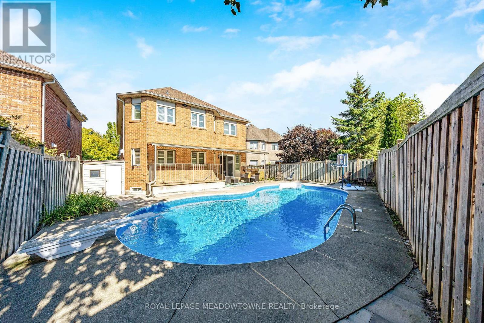 15 Harriet Street, Halton Hills, Ontario  L7G 5W4 - Photo 47 - W12437304