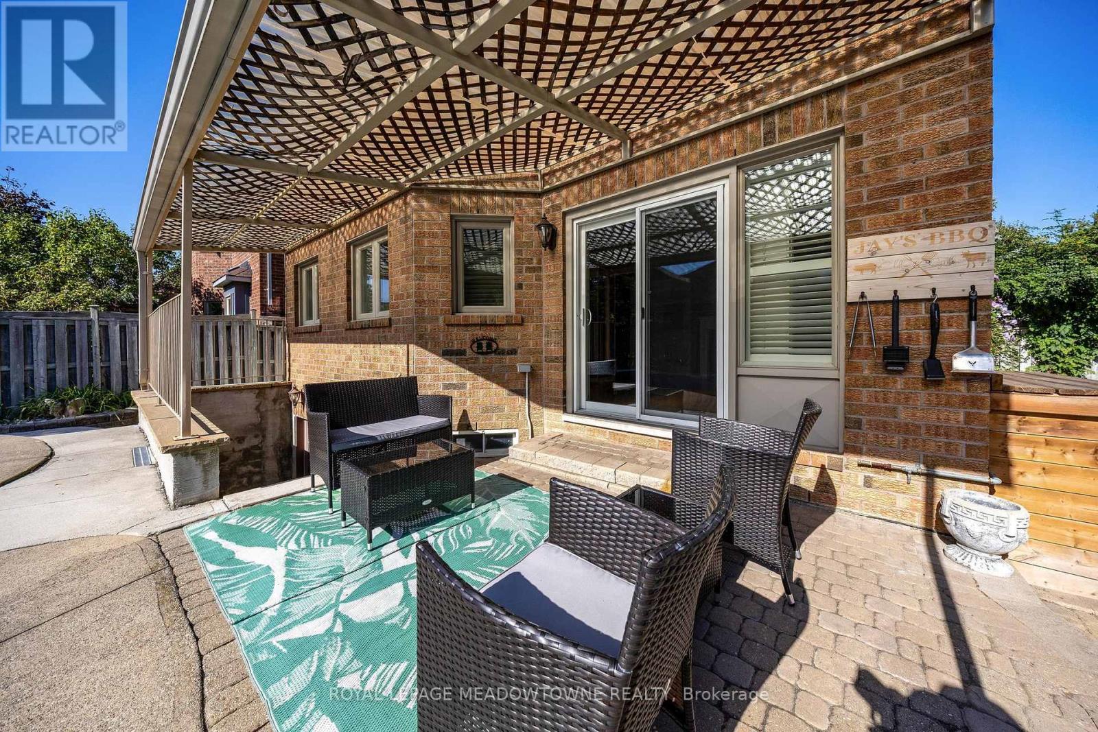 15 Harriet Street, Halton Hills, Ontario  L7G 5W4 - Photo 48 - W12437304