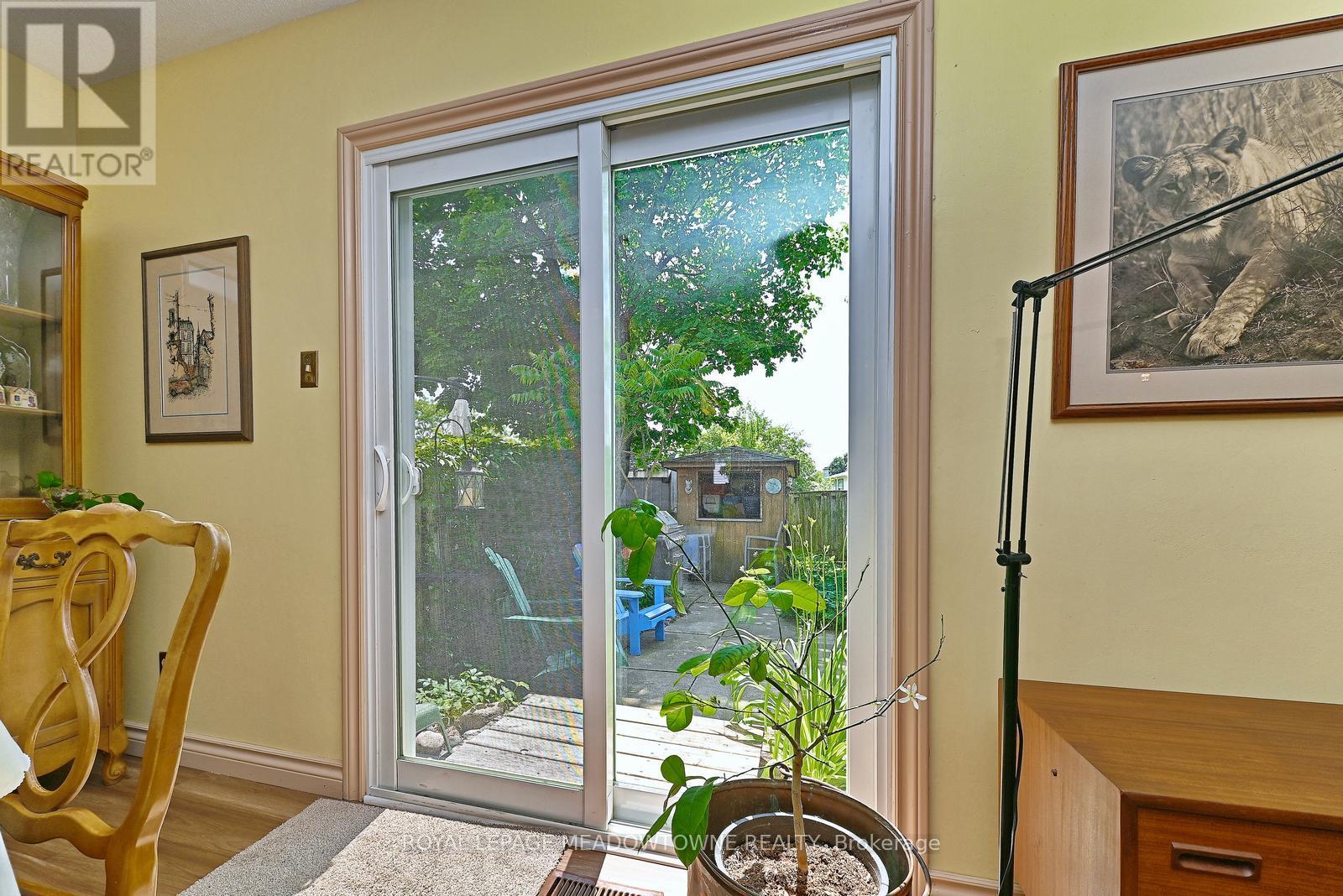 4 Greenfield Square, Brampton (Northgate), Ontario  L6S 2J3 - Photo 13 - W12437309