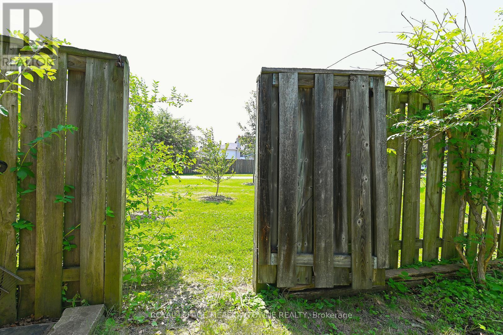 4 Greenfield Square, Brampton (Northgate), Ontario  L6S 2J3 - Photo 28 - W12437309