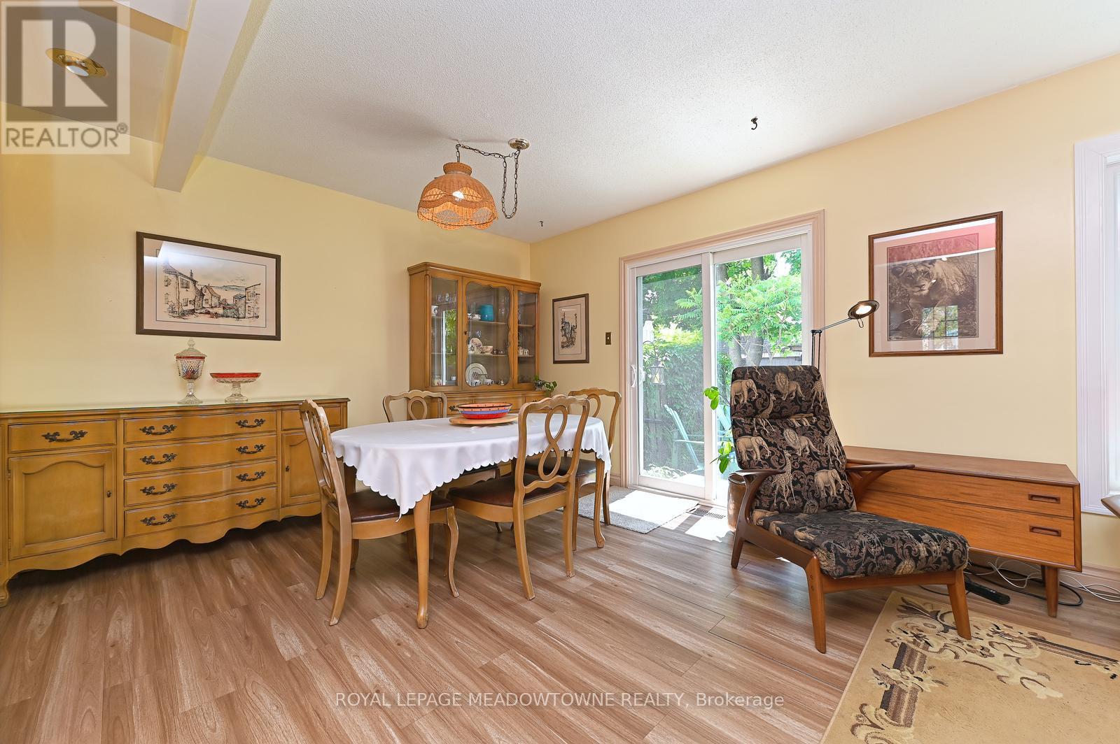 4 Greenfield Square, Brampton (Northgate), Ontario  L6S 2J3 - Photo 6 - W12437309