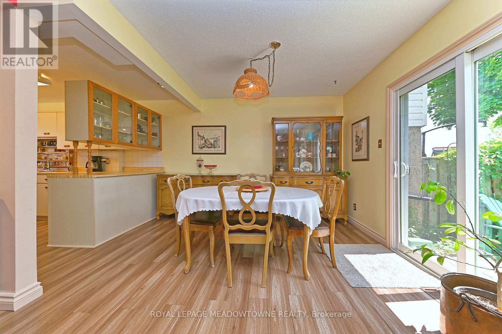 4 Greenfield Square, Brampton (Northgate), Ontario  L6S 2J3 - Photo 7 - W12437309