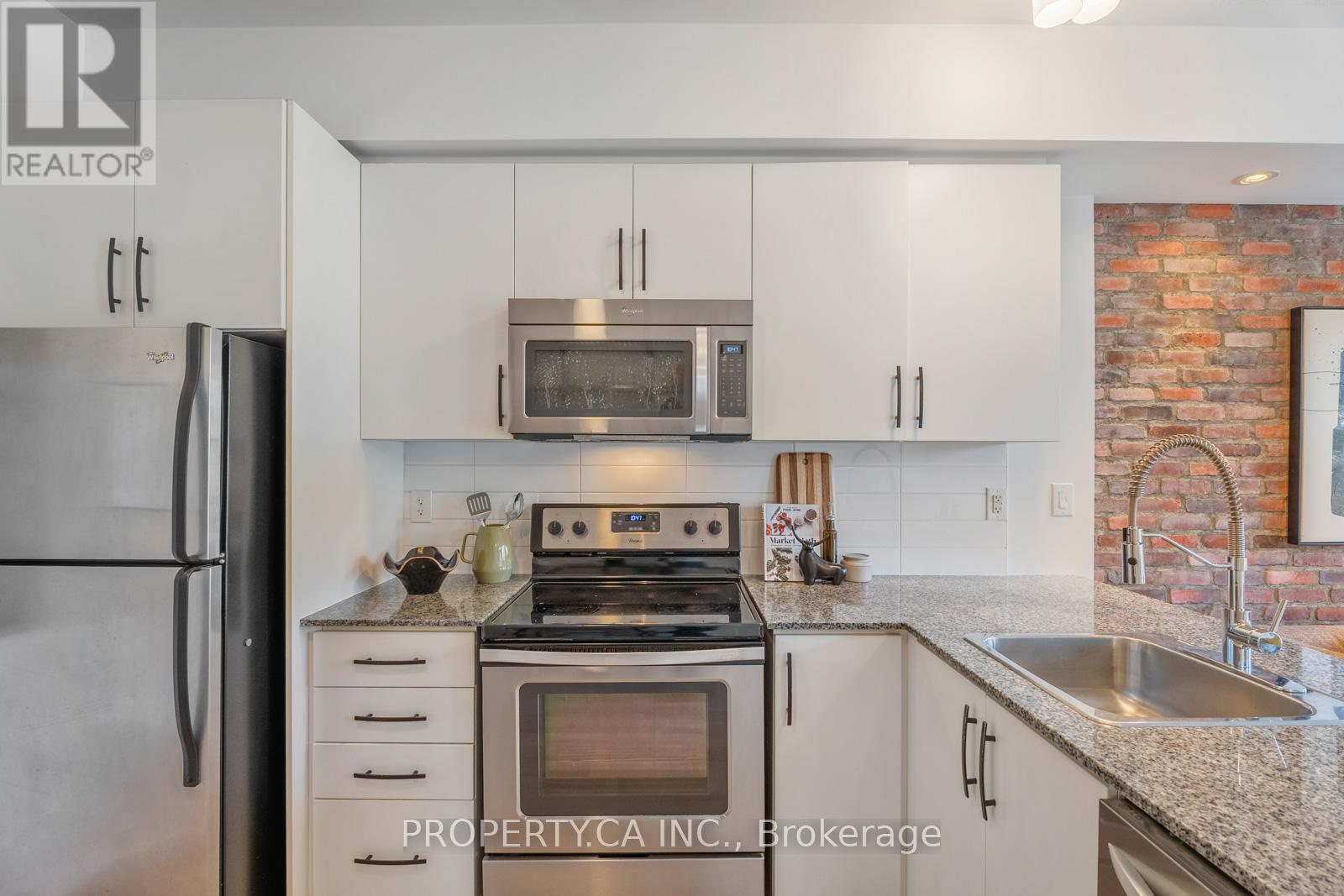 2 - 96 Caledonia Park Road, Toronto, Ontario  M6H 0B1 - Photo 12 - W12437313