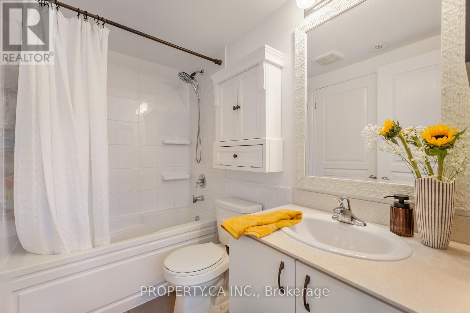 2 - 96 Caledonia Park Road, Toronto, Ontario  M6H 0B1 - Photo 24 - W12437313