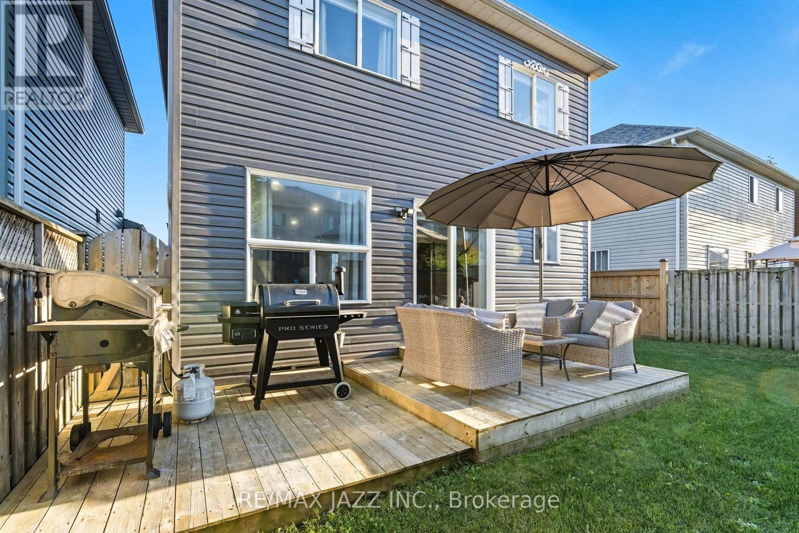 16 Carveth Crescent, Clarington, Ontario  L1B 1N3 - Photo 38 - E12437466