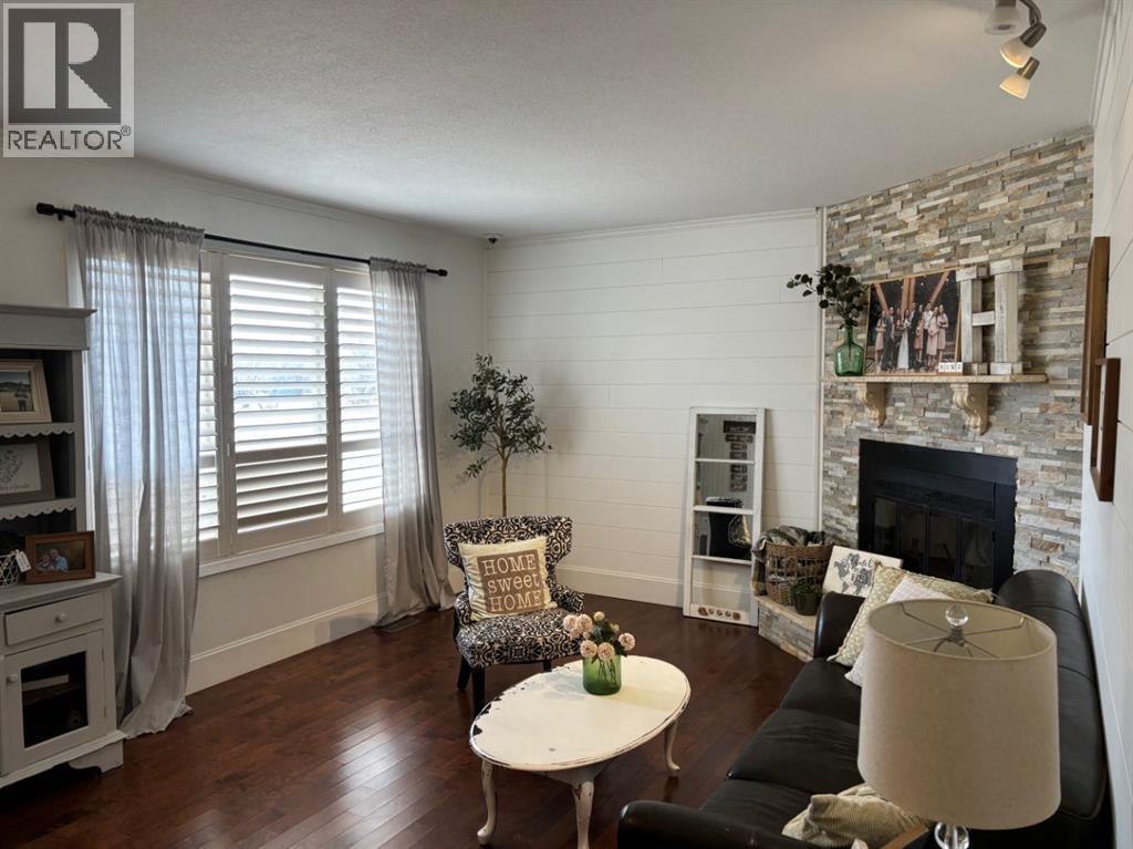 182 S 3 Street E, Magrath, Alberta  T0K 1J0 - Photo 4 - A2205800