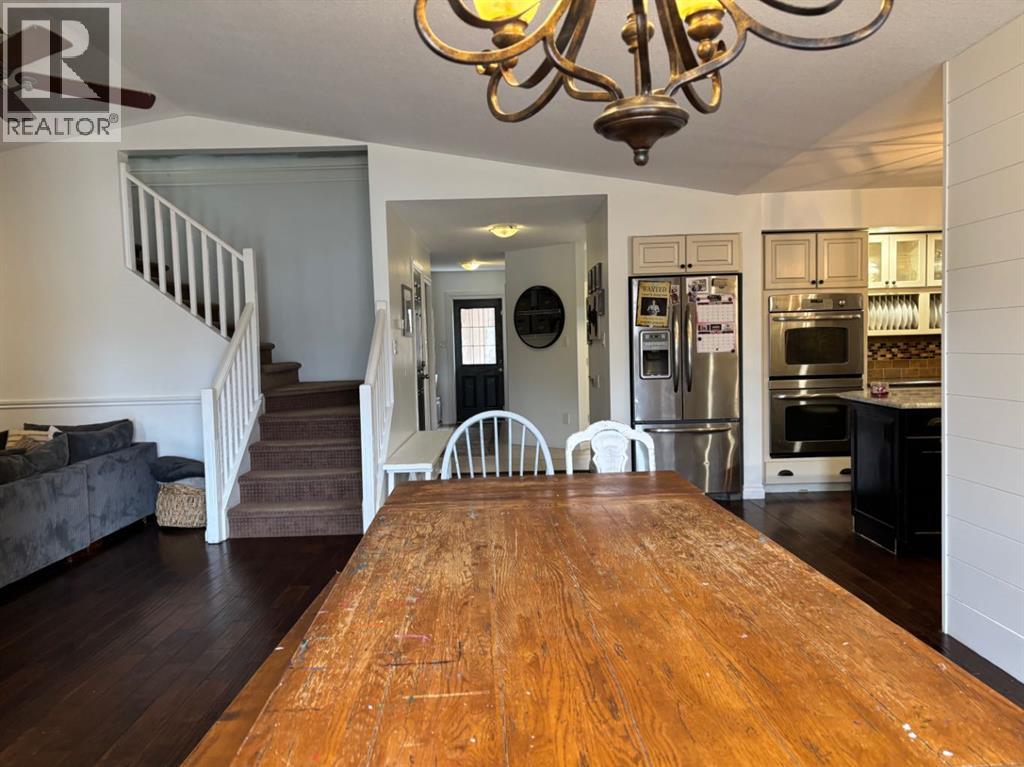182 S 3 Street E, Magrath, Alberta  T0K 1J0 - Photo 10 - A2205800